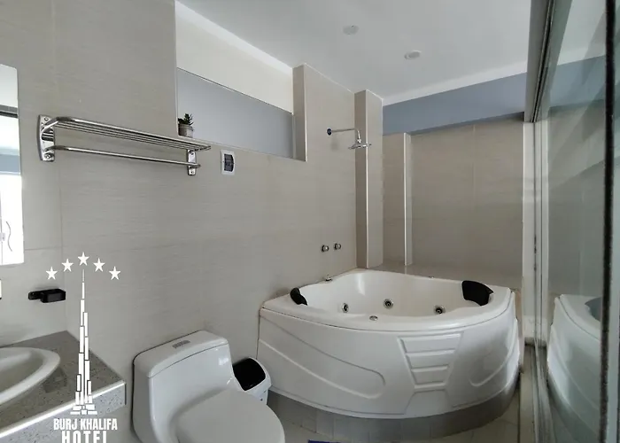 Hotel Burj Khalifa 3*